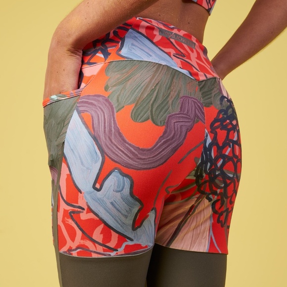 SOLD Nikki Blackketter x Gymshark 2 Legging - Picture 3 of 8